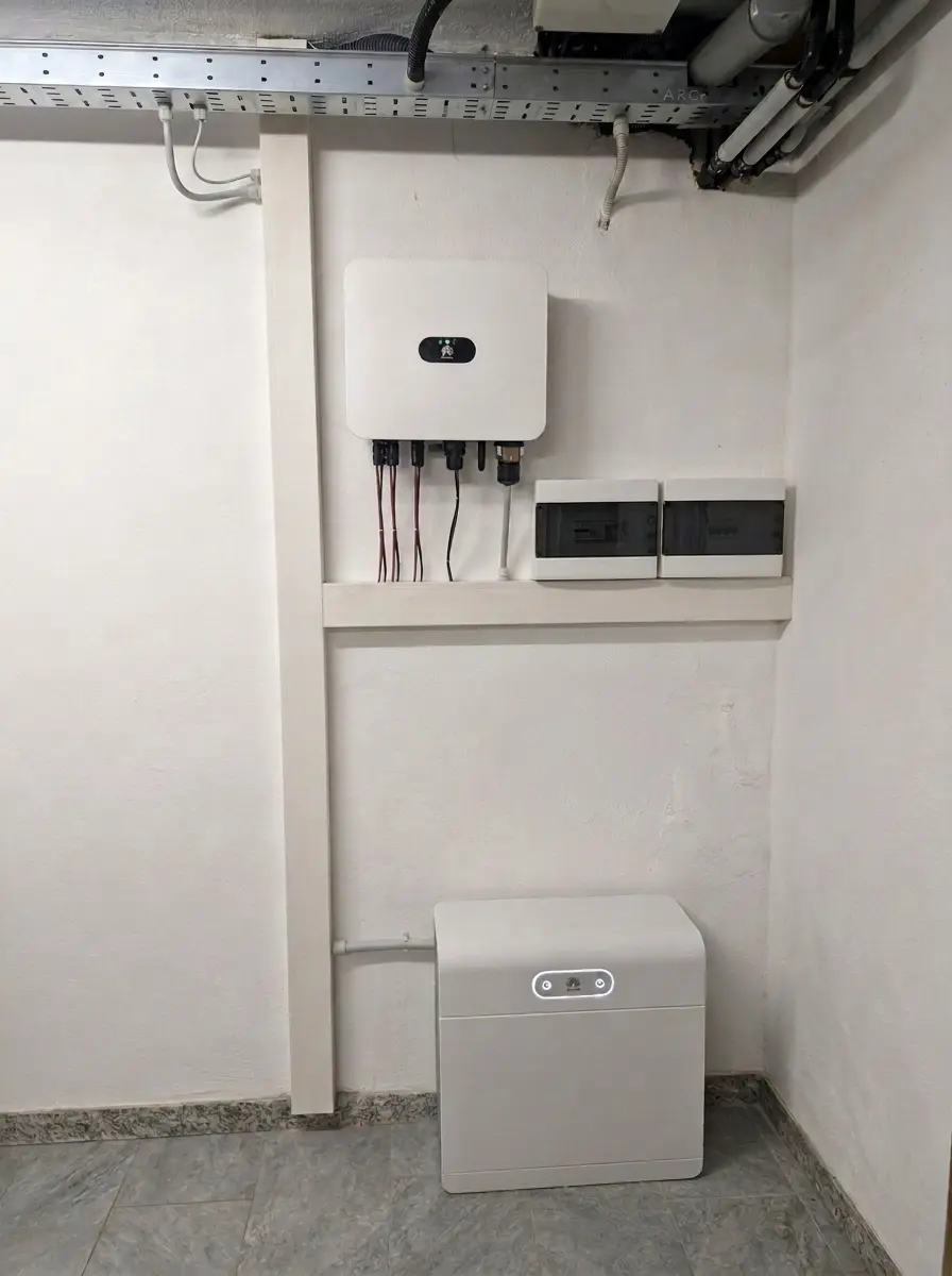 Inverter Huawei con accumulo LUNA2000 e quadri AC/DC installato a Morbegno